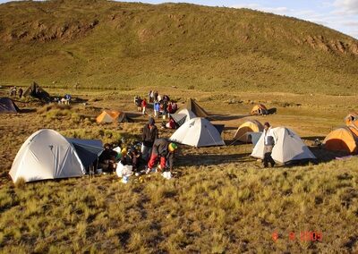 kenia-mount-kenya-trekking-camp