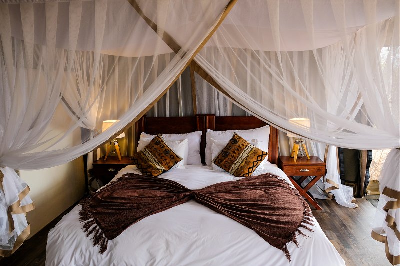 Honeyguide-Mantobeni-Zelt-innen 2Friends-Beach-Hotel-Schlafzimmer2