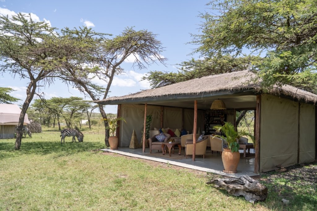 2Friends-Beach-Hotel-aussen