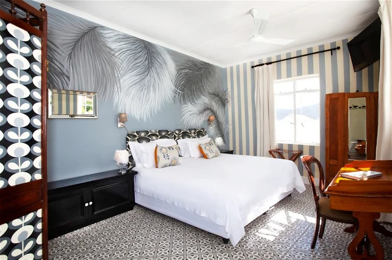 Karoo_Art_Zimmer2 2Friends-Beach-Hotel-Schlafzimmer2