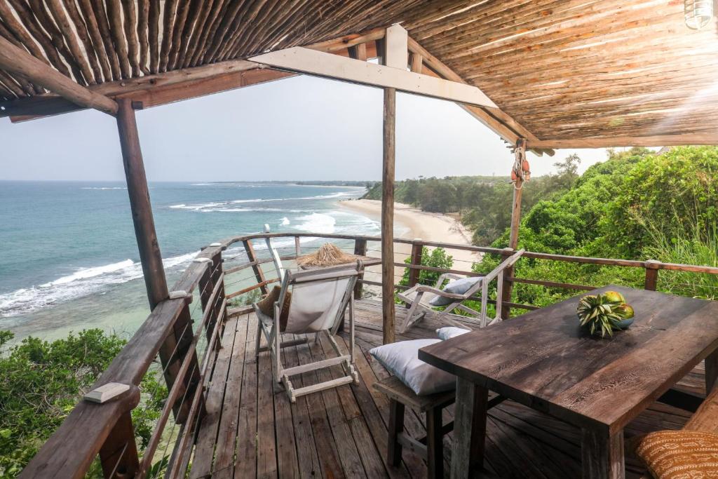 2Friends-Beach-Hotel-aussen