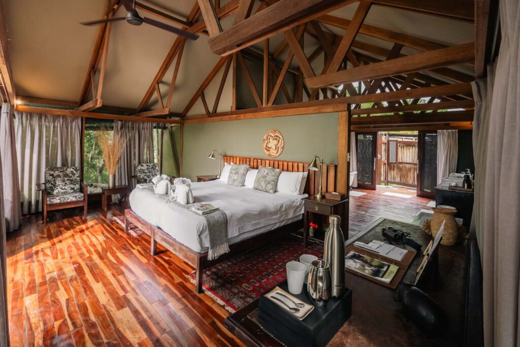 lebala_Bungalow_innen 2Friends-Beach-Hotel-Schlafzimmer2
