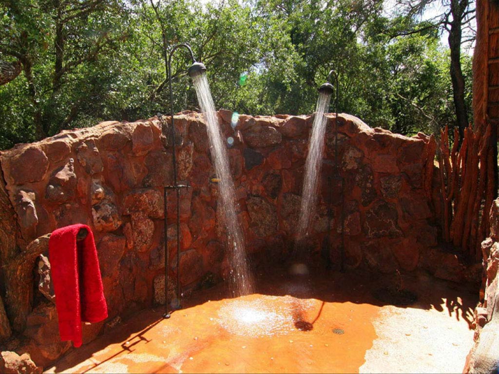 2Friends-Beach-Hotel-Bad