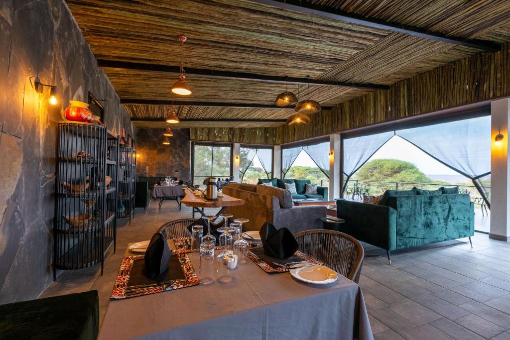 2Friends-Beach-Hotel-aussen