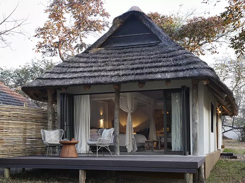 2Friends-Beach-Hotel-aussen