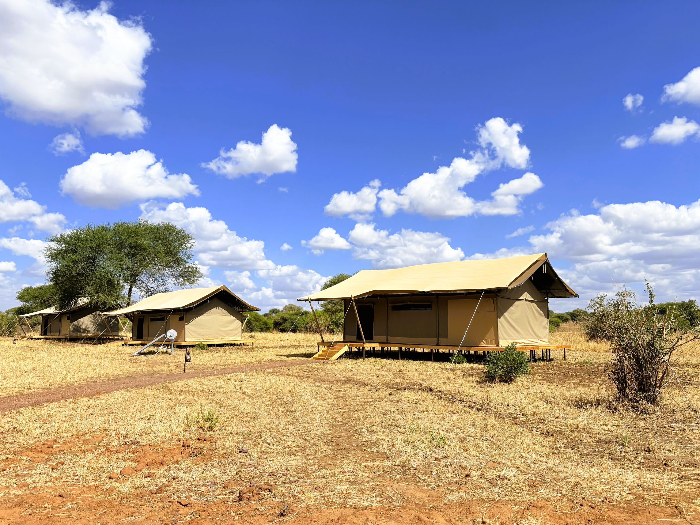 2Friends-Beach-Hotel-aussen