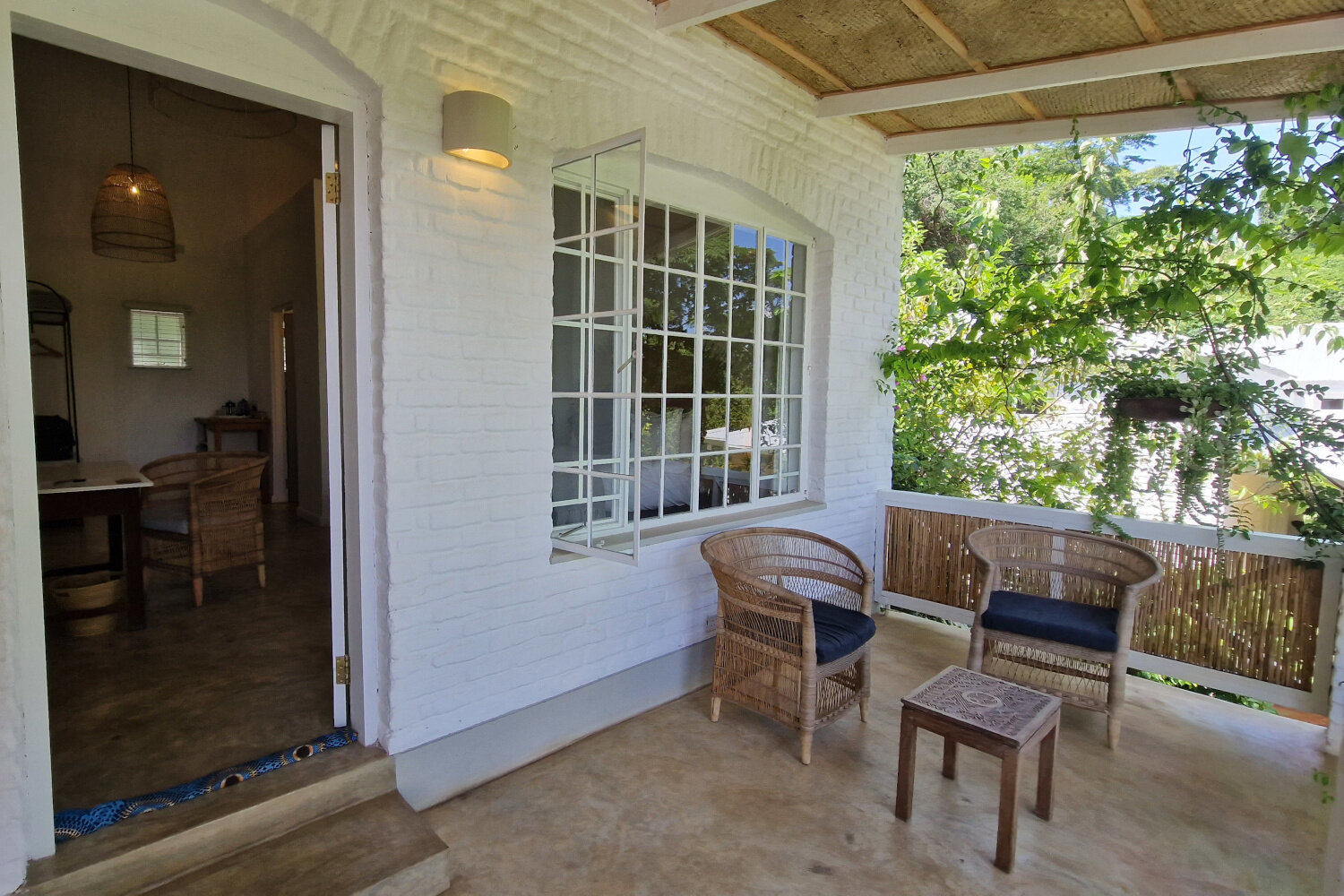 2Friends-Beach-Hotel-aussen