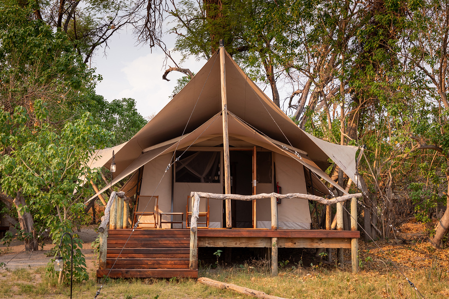 2Friends-Beach-Hotel-aussen