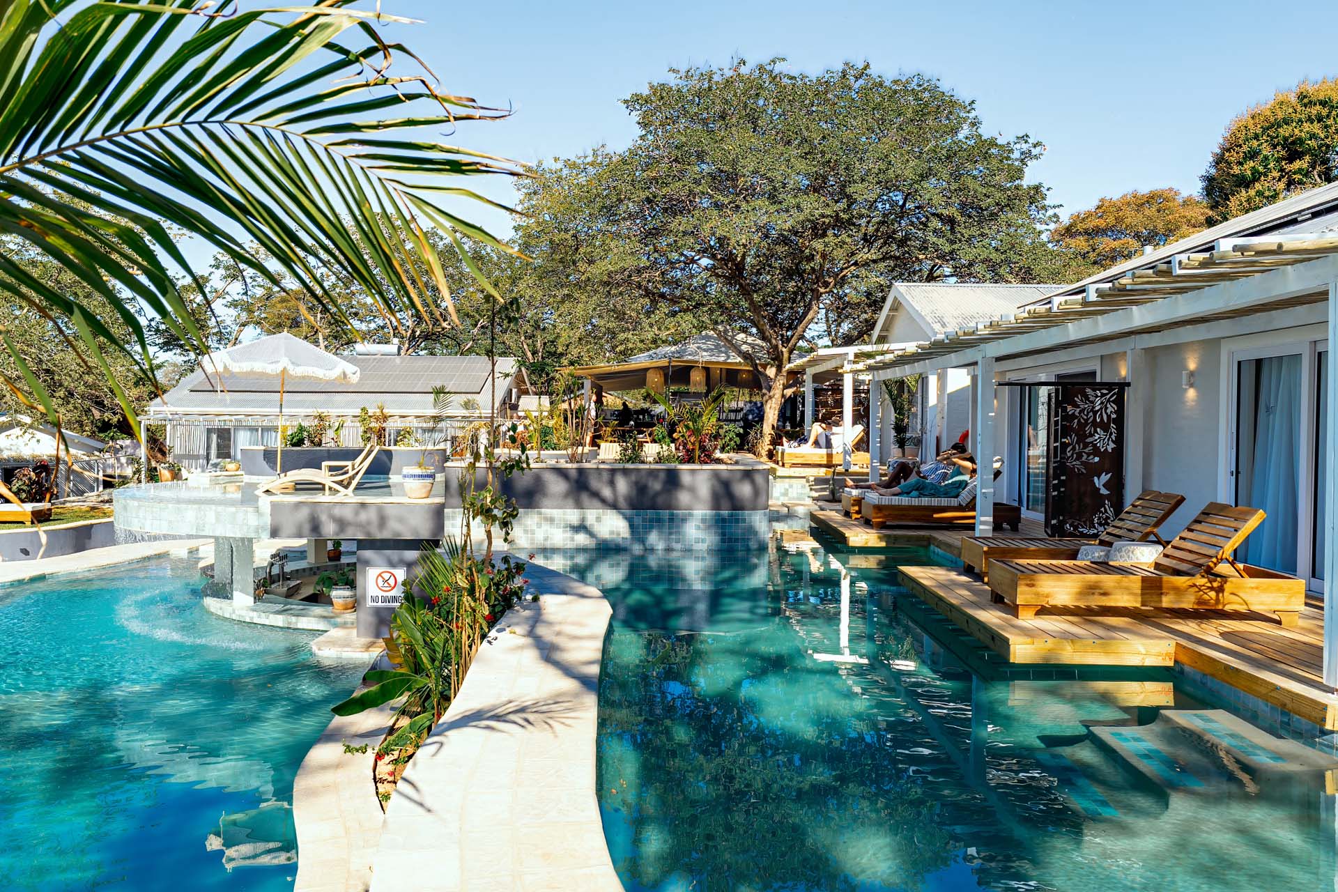 2Friends-Beach-Hotel-Bad