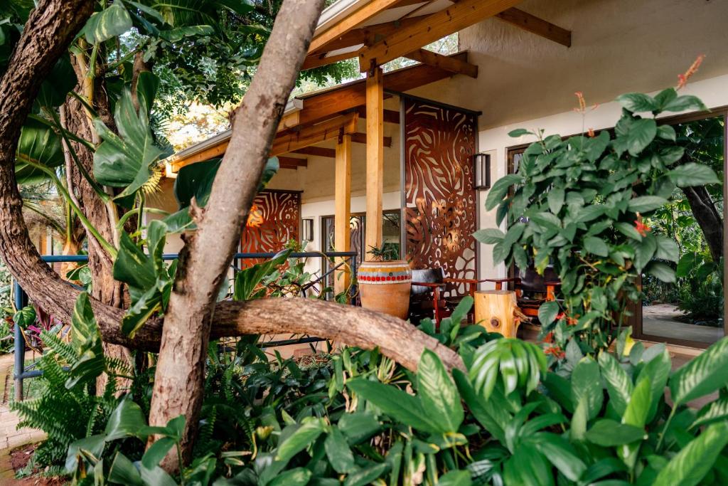 2Friends-Beach-Hotel-aussen