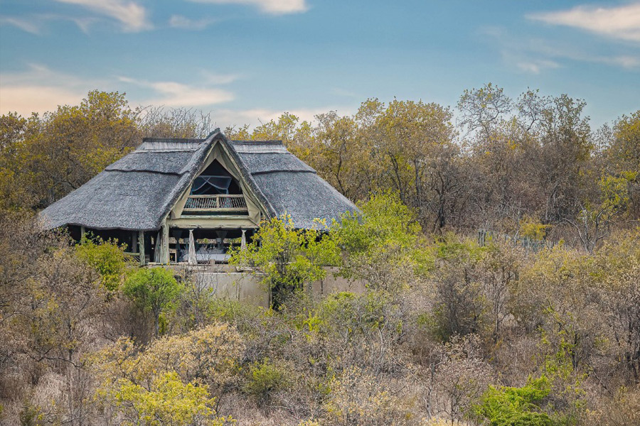 2Friends-Beach-Hotel-aussen